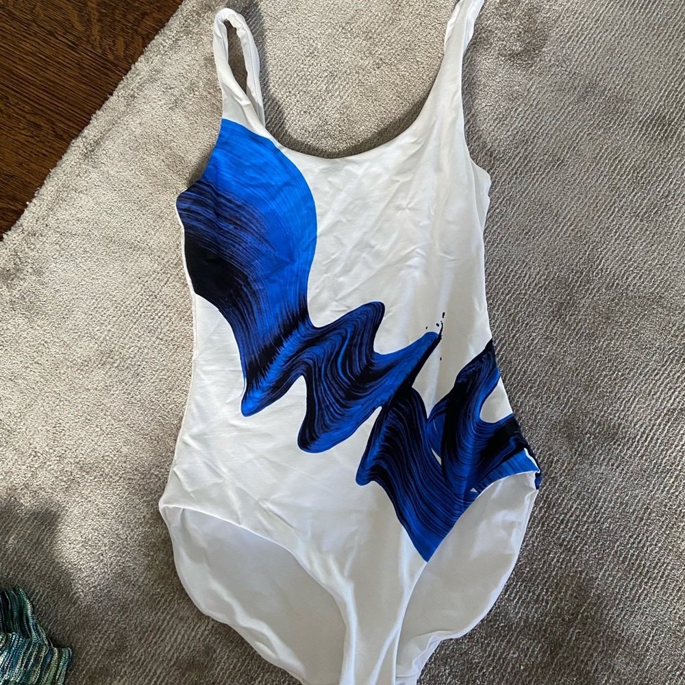 ONIA wave one-piece